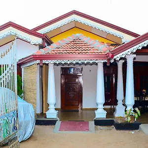  Vila Lakshmi Family
